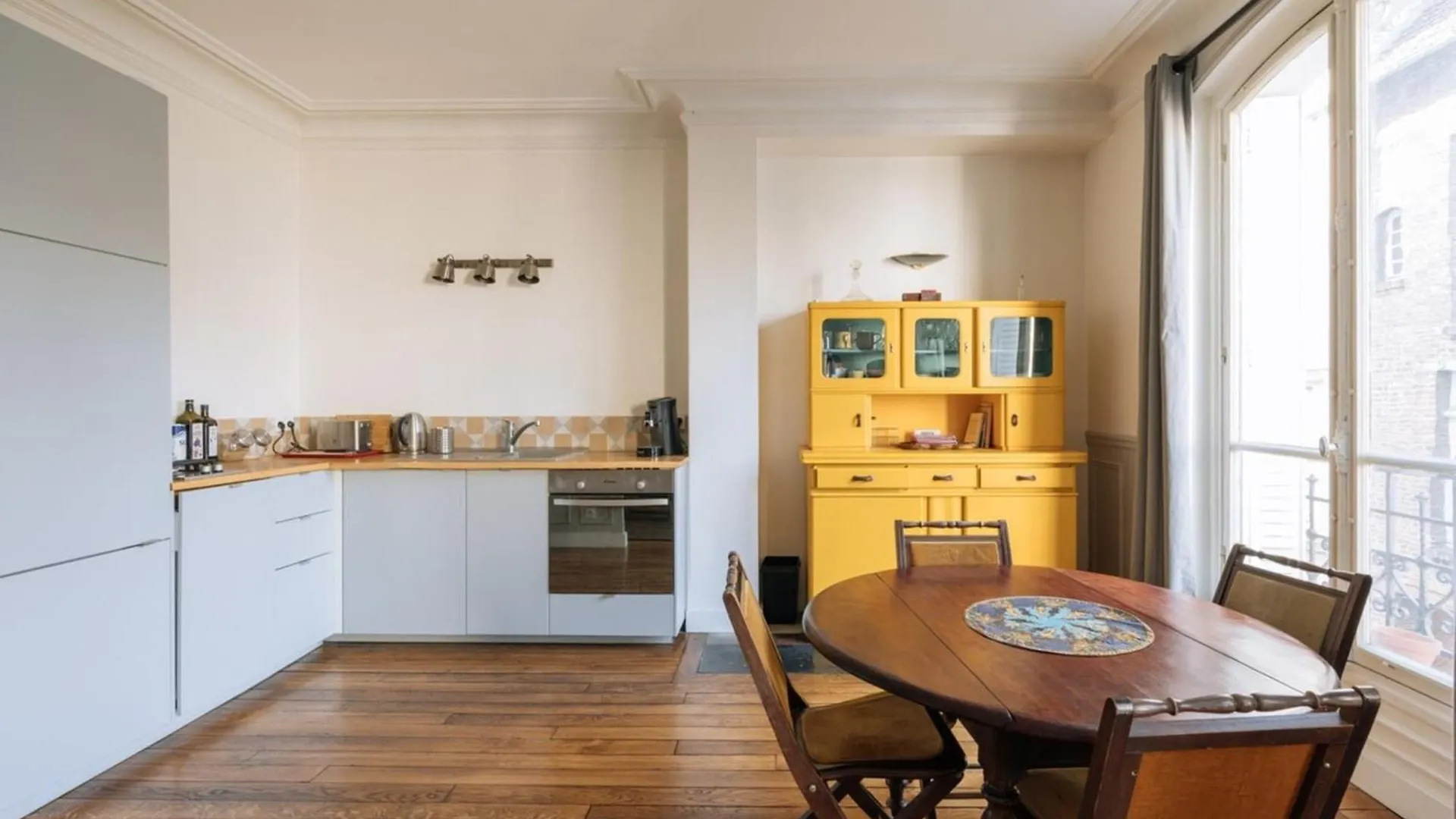 Luminous Parisian-style 1bd Apartmentbelleville Apartment Paris