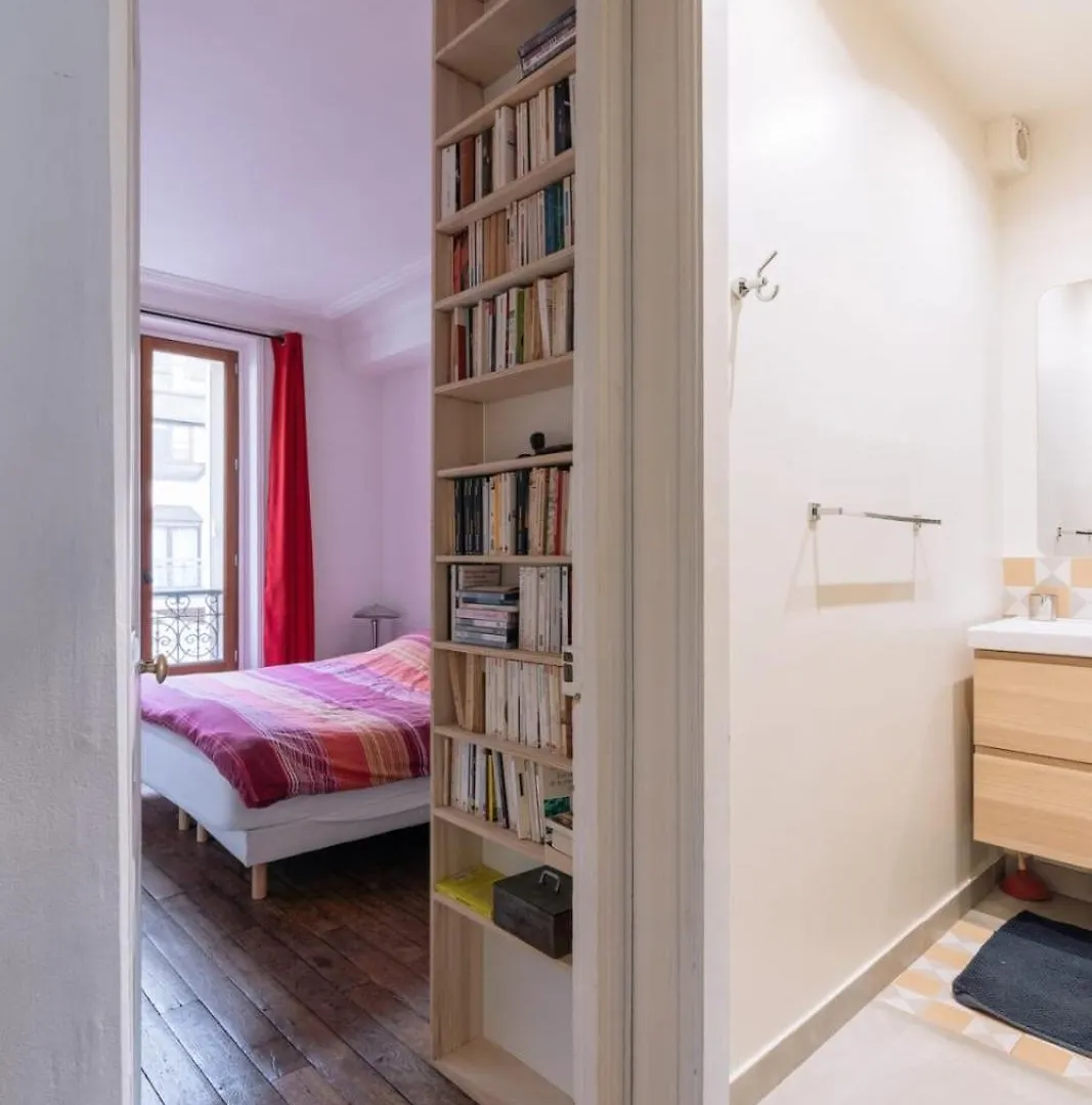 Luminous Parisian-style 1bd Apartmentbelleville